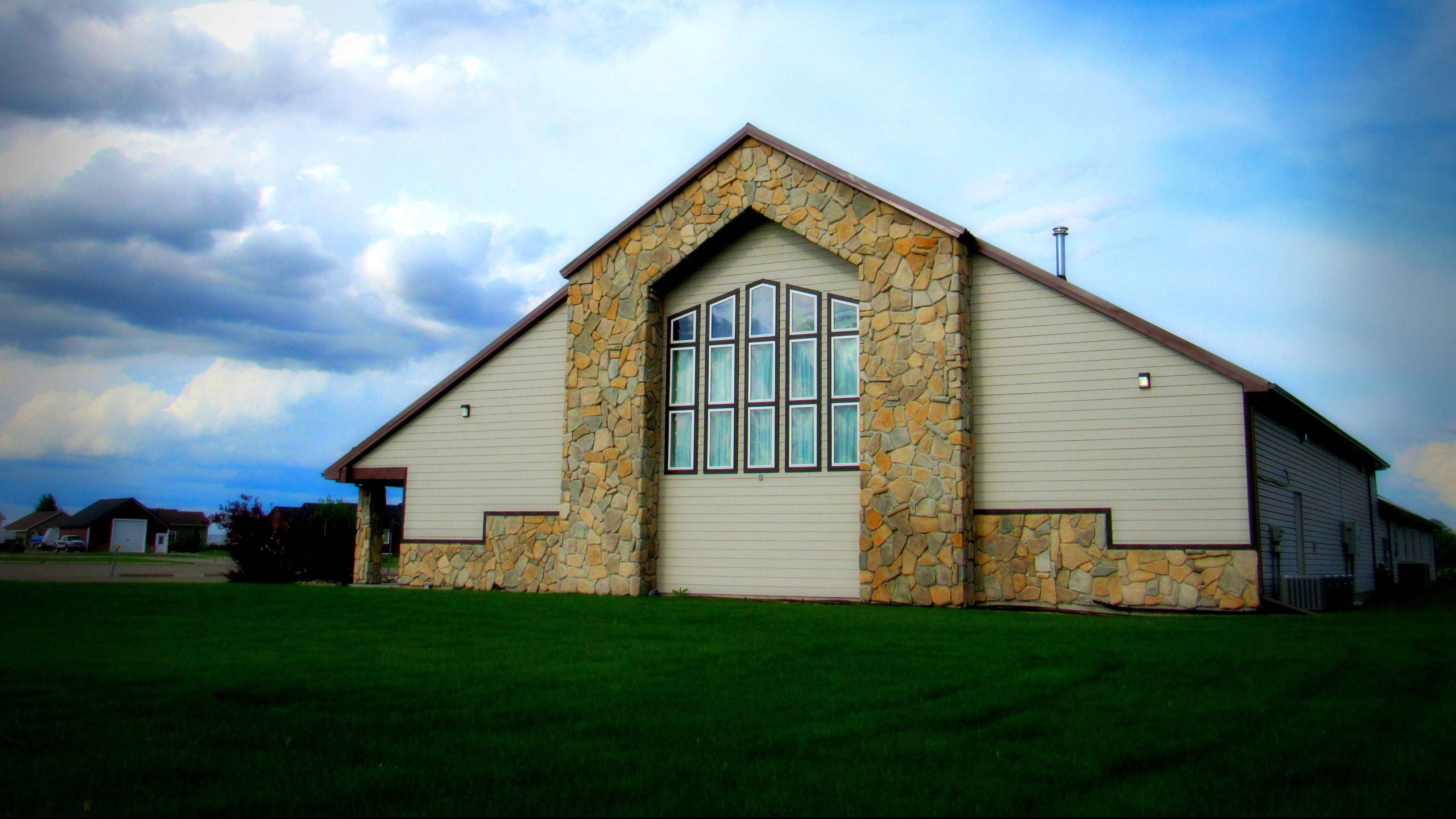 Exterior view of Laurel Bible Church building in Montana